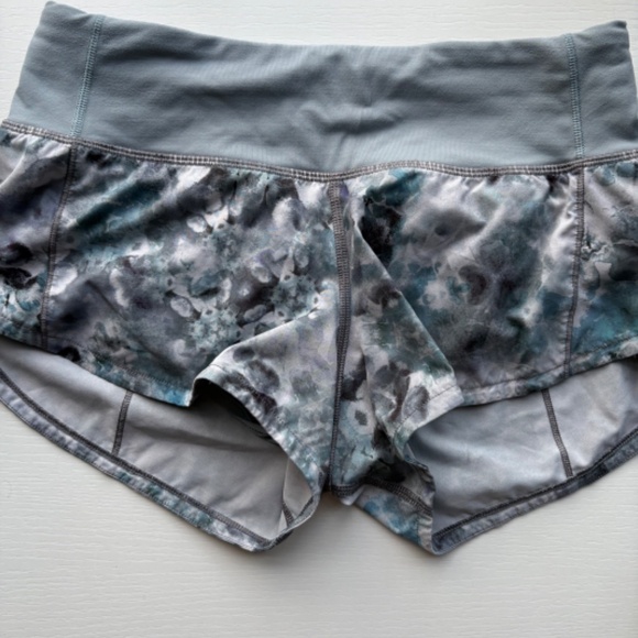 Lululemon Speed Up Shorts, Low rise, 0 - Picture 4 of 6